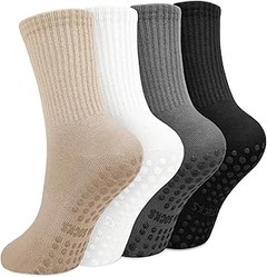 Comparativa: Calcetines antideslizantes frente a calcetines normales en yoga